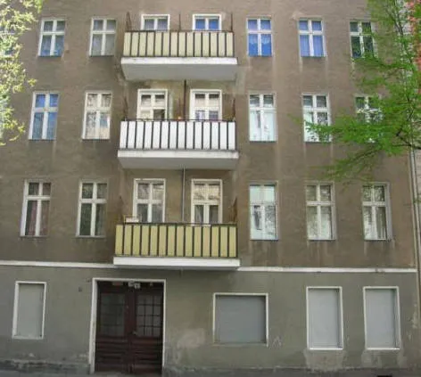 große 3-Zimmer-Wohnung nahe S-Neukölln zu vermieten — photo 1